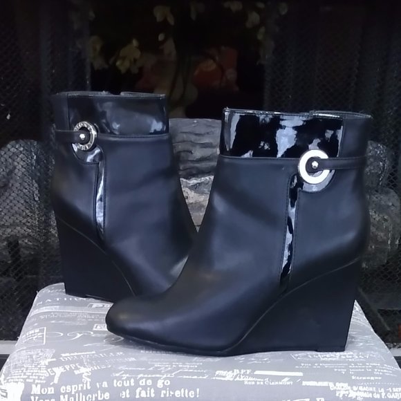 Women Monet Leather Boots - Picture 1 of 4